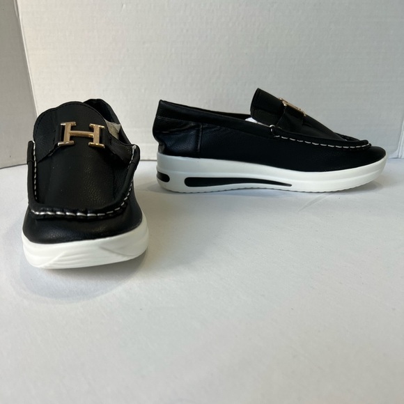 Slip-on Loafer ladies black shoes, size 7 - Picture 1 of 5